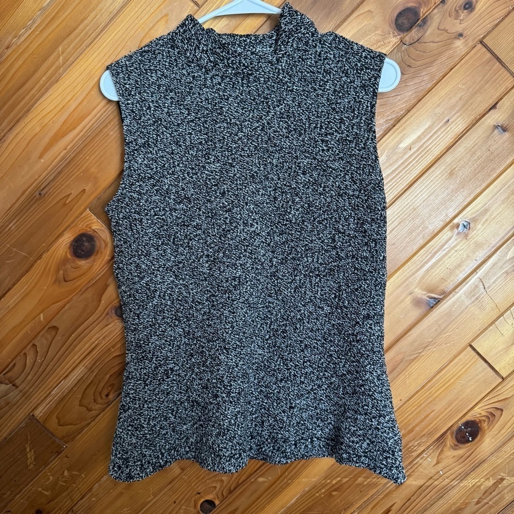 St. John Black Ribbed Sleeveless Top Size 10